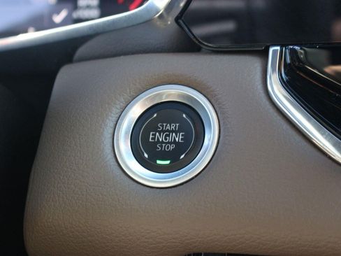 Used 2024 GMC Canyon Denali AWD/4WD image 30