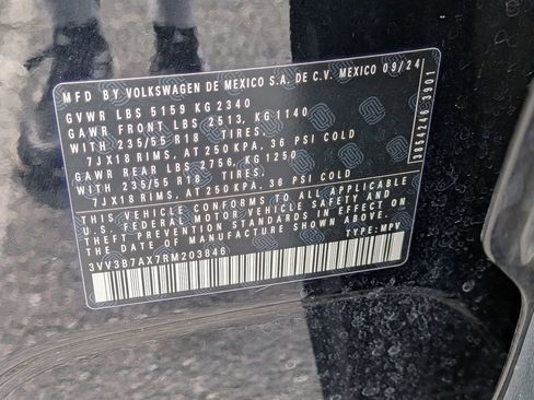 Used 2024 Volkswagen Tiguan Wolfsburg Edition image 32