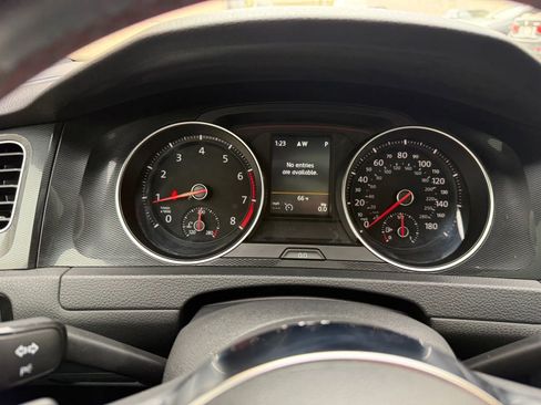 Used 2015 Volkswagen Golf 4-Door image 18