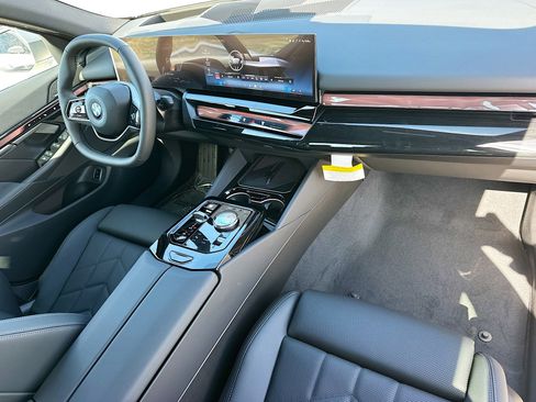 New 2026 BMW 540i xDrive 540i xDrive w/ Premium Package image 24