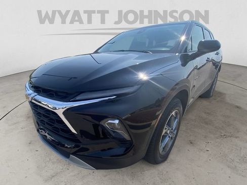 Used 2025 Chevrolet Blazer LT FWD image 1