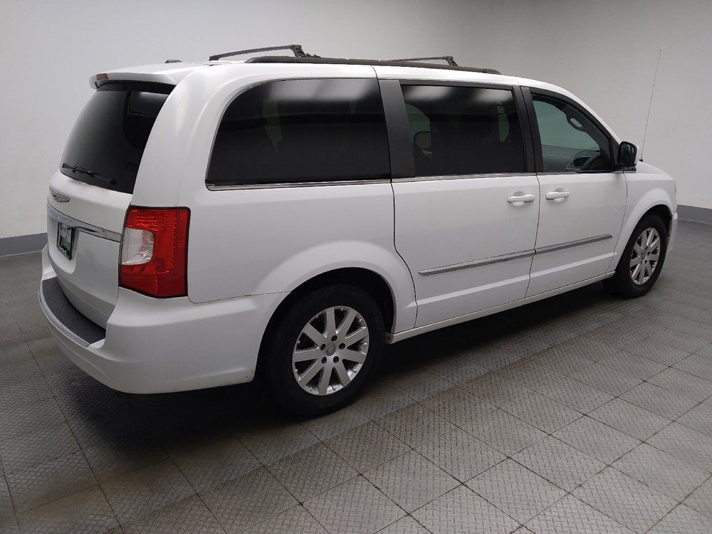 Used 2015 Chrysler Town & Country Touring FWD image 10