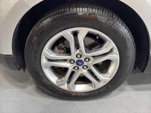Used 2018 Ford Edge Titanium w/ Equipment Group 301A AWD/4WD image 9