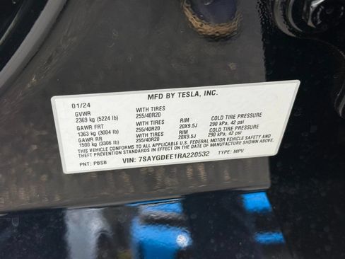 Used 2024 Tesla Model Y Long Range AWD/4WD image 38