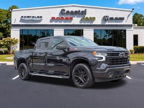 Used 2023 Chevrolet Silverado 1500 RST AWD/4WD image 2
