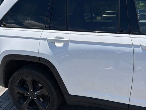 Used 2023 Jeep Grand Cherokee Limited w/ Black Appearance Package RWD image 19