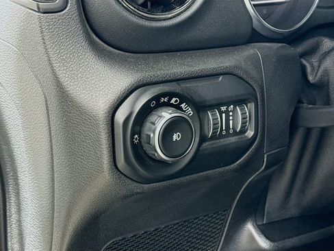 Used 2021 Jeep Wrangler Unlimited Sahara AWD/4WD image 10