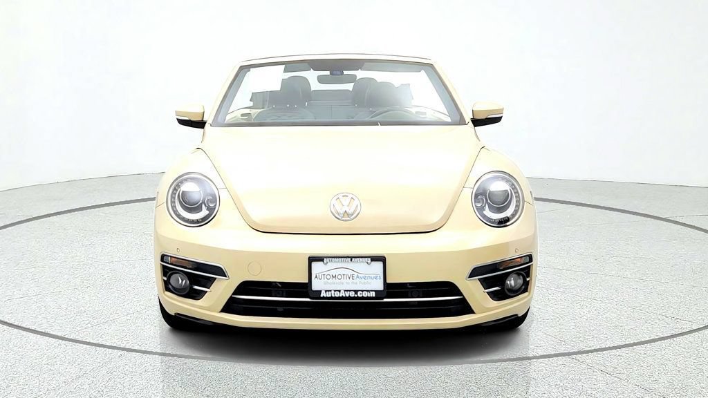 Used 2019 Volkswagen Beetle 2.0T Final Edition SEL FWD image 2