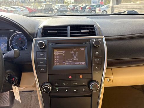 Used 2017 Toyota Camry LE image 26