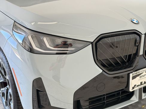 New 2026 BMW X3 xDrive30i w/ Premium Package AWD/4WD image 11