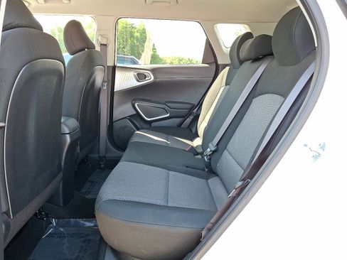 Certified 2025 Kia Soul LX w/ LX Technology Package FWD image 10