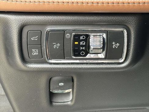 Used 2022 Lincoln Nautilus Reserve w/ Equipment Group 201A image 21