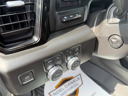 Used 2023 GMC Sierra 1500 AT4X w/ AT4X AEV Edition AWD/4WD image 25