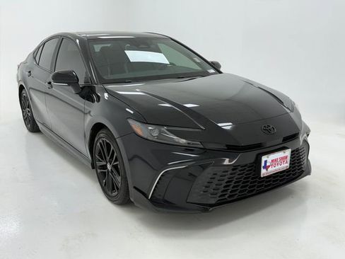 Used 2025 Toyota Camry SE w/ Multimedia Upgrade Package FWD image 2