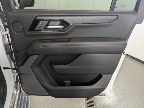 Used 2025 GMC Yukon XL AT4 Ultimate image 19