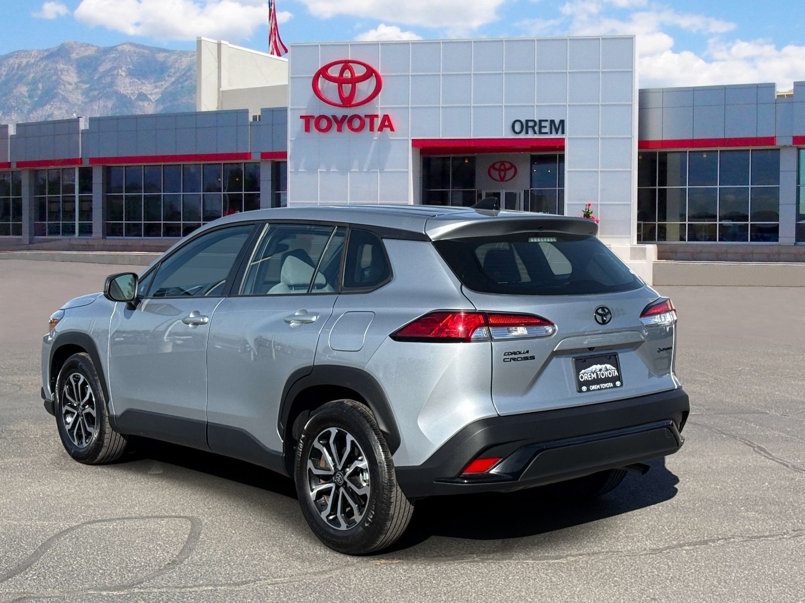 Used 2025 Toyota Corolla Cross AWD Hybrid image 5