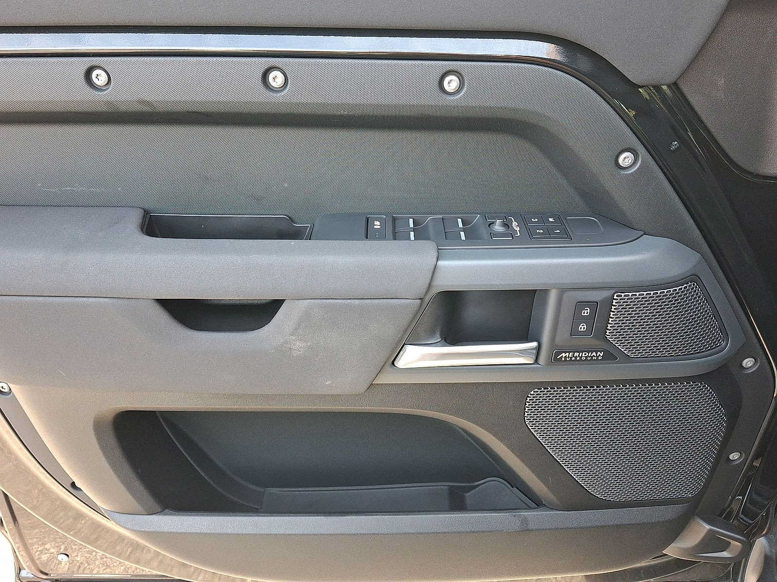 Used 2023 Land Rover Defender 110 X-Dynamic SE AWD/4WD image 16