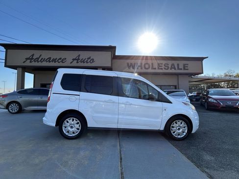 Used 2016 Ford Transit Connect XLT image 1