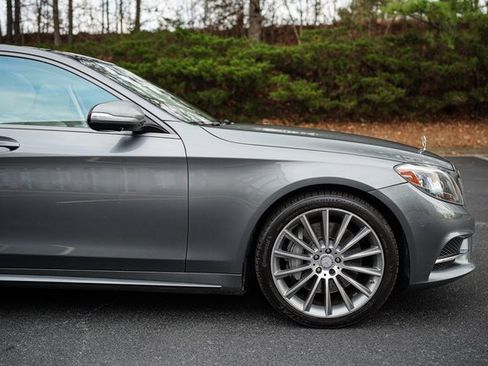 Used 2017 Mercedes-Benz S 550 Sedan image 11