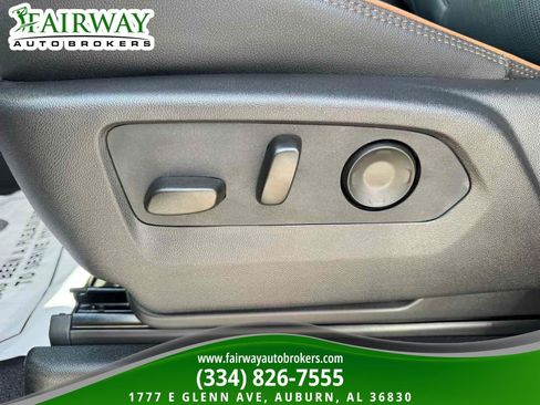 Used 2026 GMC Yukon AT4 w/ AT4 Premium Plus Package AWD/4WD image 17
