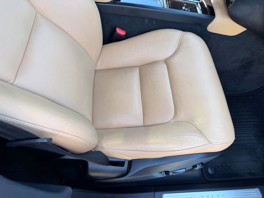 Used 2018 Volvo XC90 T5 Momentum w/ Convenience Package FWD image 16