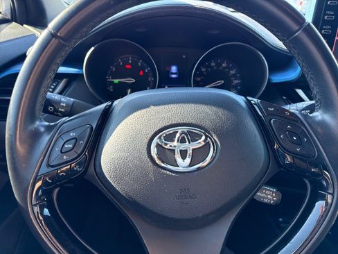 Used 2019 Toyota C-HR XLE FWD image 23