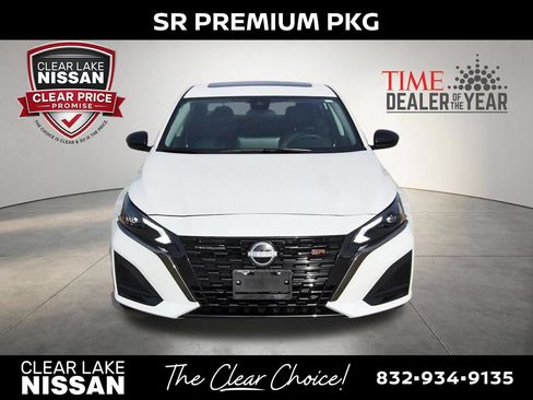 Used 2025 Nissan Altima 2.5 SR w/ SR Premium Package FWD image 2