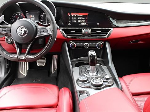 Used 2018 Alfa Romeo Giulia Ti image 9