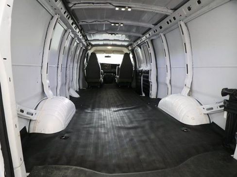Used 2018 GMC Savana 2500 Extended image 3