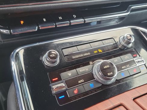 Used 2024 Lincoln Navigator Reserve image 12