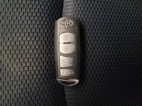 Used 2018 Toyota Yaris iA FWD image 32
