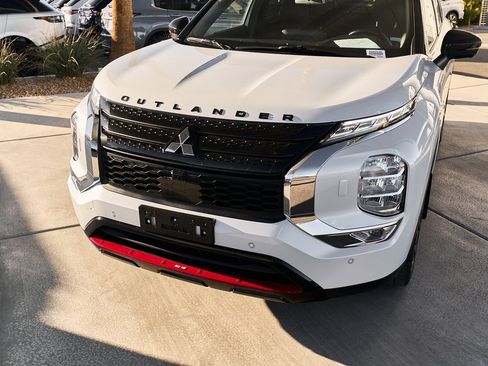 Used 2024 Mitsubishi Outlander Ralliart image 5