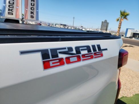 Used 2022 Chevrolet Silverado 1500 LT Trail Boss w/ LT Trail Boss Premium Package image 16