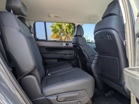 Certified 2025 Hyundai Santa Fe SEL FWD image 12