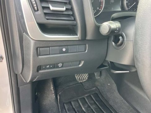 Used 2023 Nissan Rogue SV AWD/4WD image 30