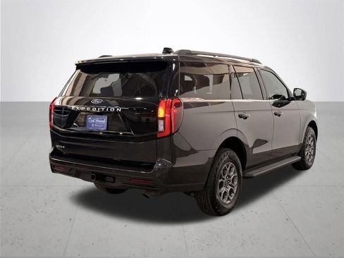 Used 2025 Ford Expedition Active AWD/4WD image 9