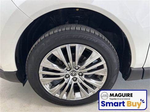 Used 2021 Toyota Venza Limited w/ Advanced Technology Package image 22