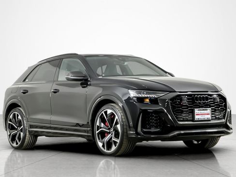 Used 2023 Audi RS Q8 w/ Black Optic Package image 7
