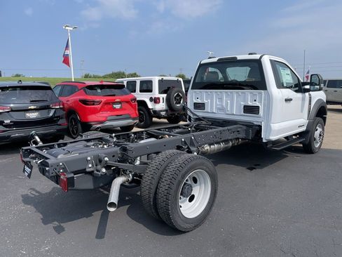 New 2025 Ford F550 4x4 Regular Cab Super Duty image 4
