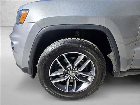 Used 2018 Jeep Grand Cherokee Limited image 10