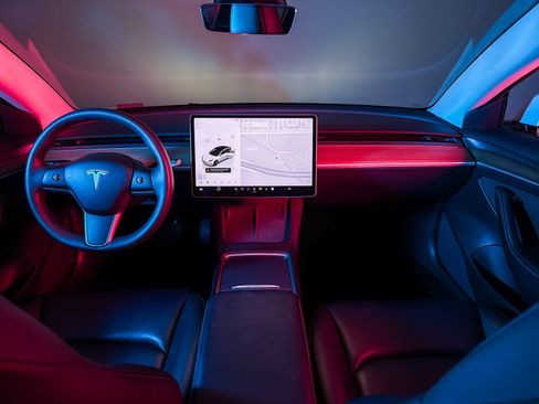 Used 2023 Tesla Model 3 Standard Range RWD image 10