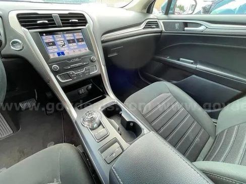 Used 2019 Ford Fusion SE FWD image 17