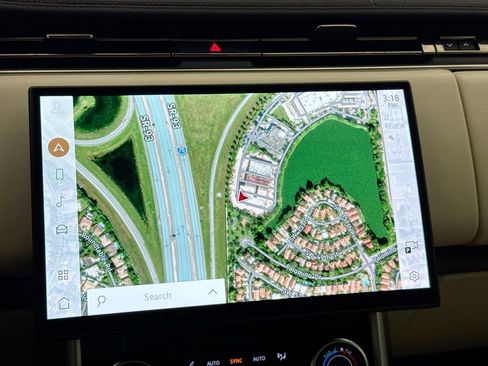 Certified 2023 Land Rover Range Rover SE AWD/4WD image 13