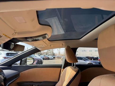 Used 2025 Lexus RZ 450e Premium w/ Technology Package image 21