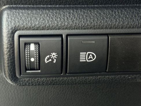 Used 2025 Toyota Corolla LE FWD image 21