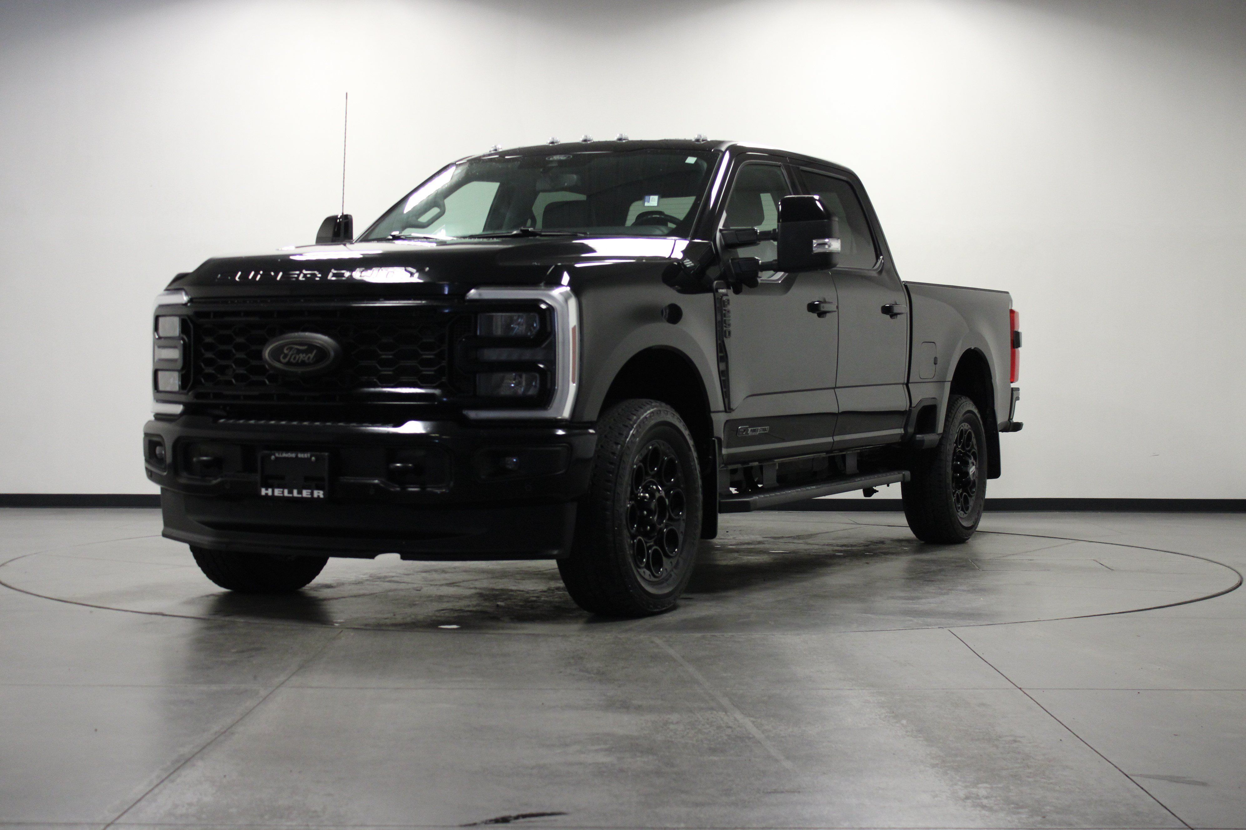 Used 2025 Ford F250 Lariat w/ Black Appearance Package AWD/4WD image 8