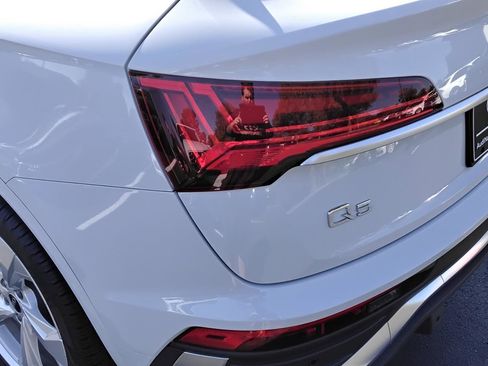 Certified 2025 Audi Q5 2.0T Premium Plus image 10