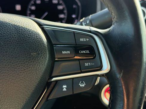 Used 2018 Honda Accord Sport image 19