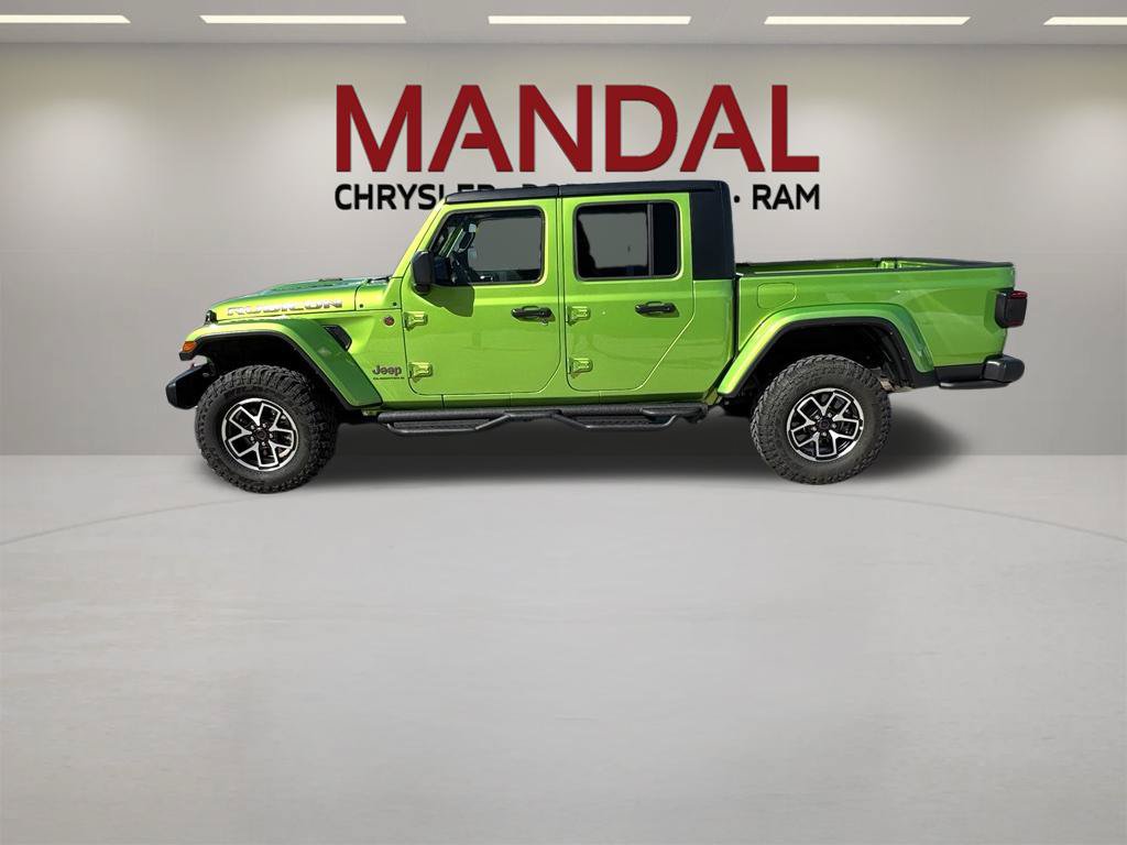 Used 2025 Jeep Gladiator Rubicon w/ Convenience Group AWD/4WD image 9