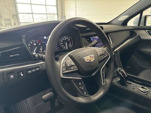 Certified 2024 Cadillac XT5 Premium Luxury w/ Technology Package FWD image 16